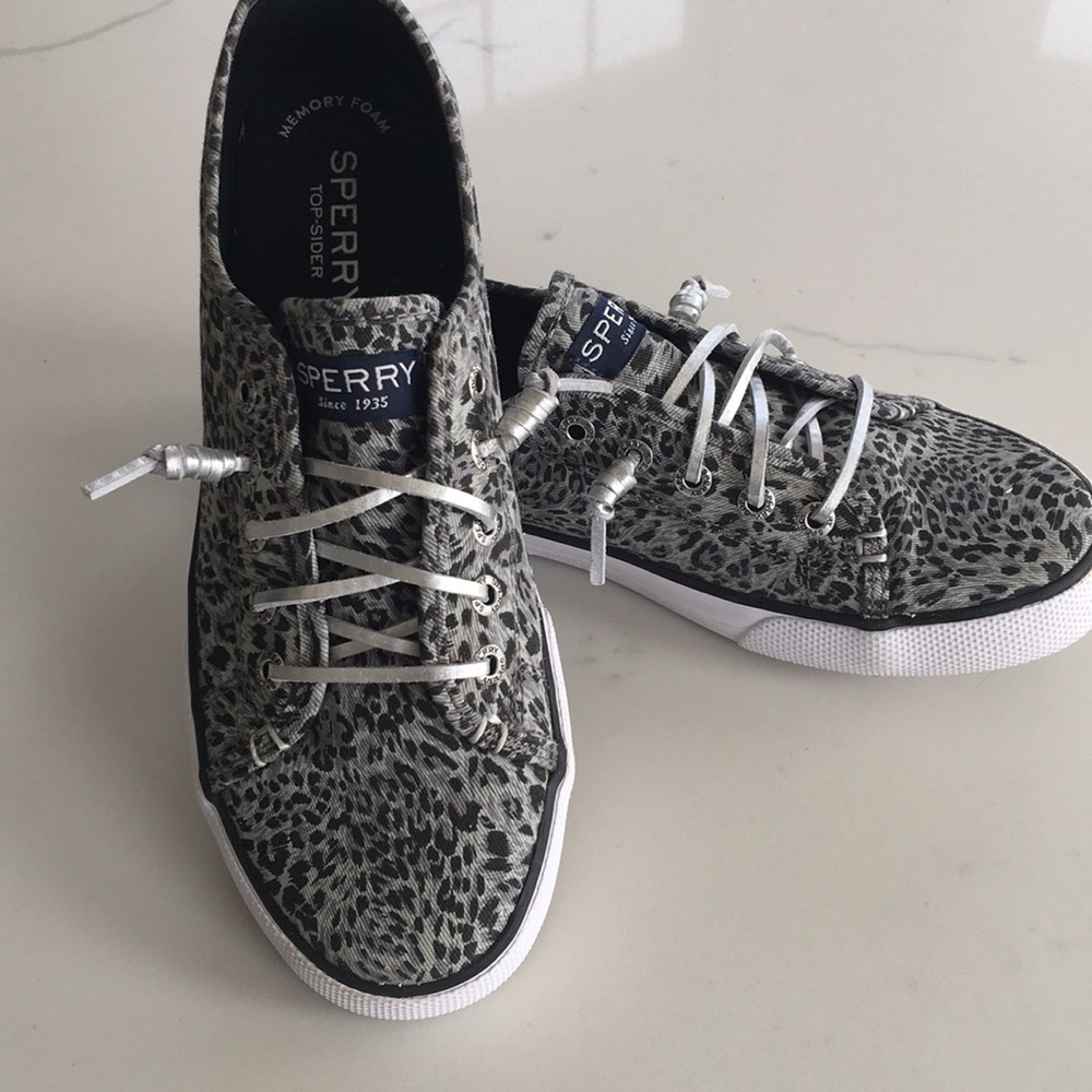 SPERRY Seacoast Slip-on WORN ONCE! - Picture 3 of 6